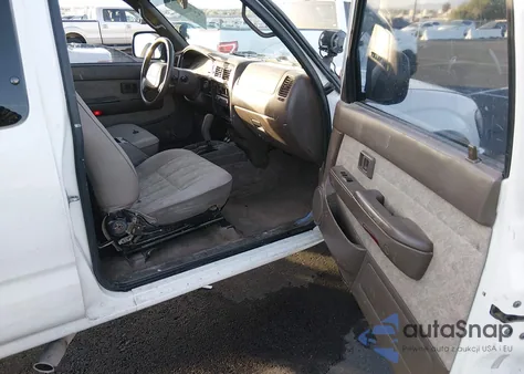 2000 Toyota Tacoma Prerunner V6 из США, поврежденный, VIN 4TASN92N8YZ575926